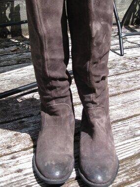 Born tall boot with lace-up back